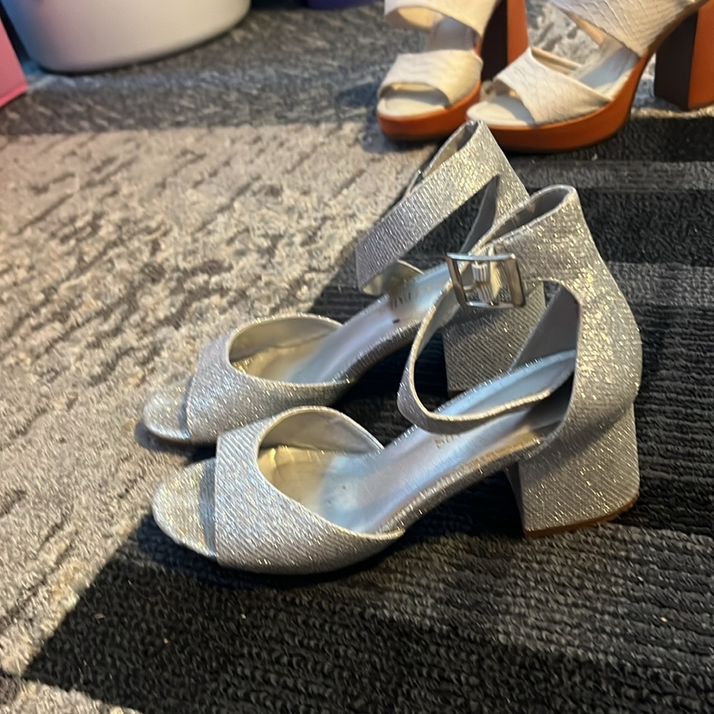 Heels - Picture 2 of 2